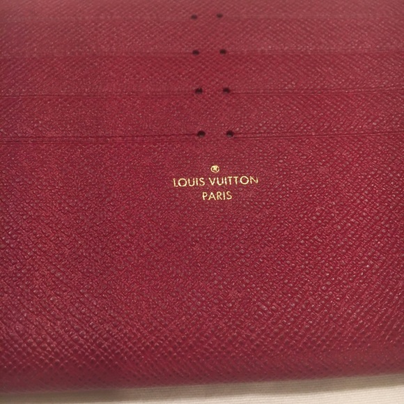 Louis Vuitton Handbags - Authentic Louis Vuitton Wallet ✨